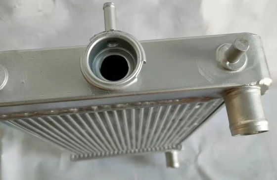 Hoogwaardige aluminium radiator PC18 voor graafmachines