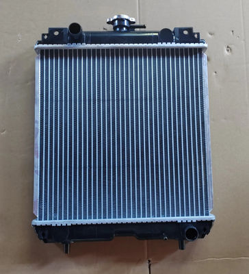 Hoogwaardige graafmachines Water Plastic Radiator Voor Kubota20 Fabriek verkoop