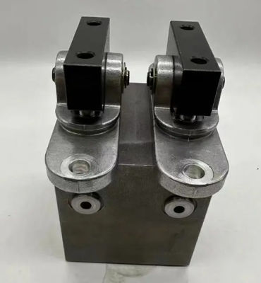 Speciaal model onderklep voor de hydraulische montage van de graafmachine SK135RS