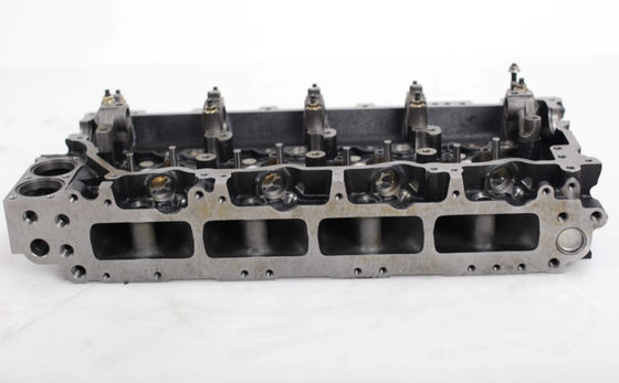 Nieuwe cilinderkop assemblage Isuzu 4HK1 Dieselmotor Onderdelen Constructie-machine onderdelen