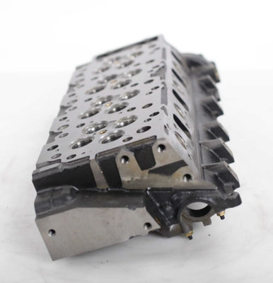 Nieuwe cilinderkop assemblage Isuzu 4HK1 Dieselmotor Onderdelen Constructie-machine onderdelen
