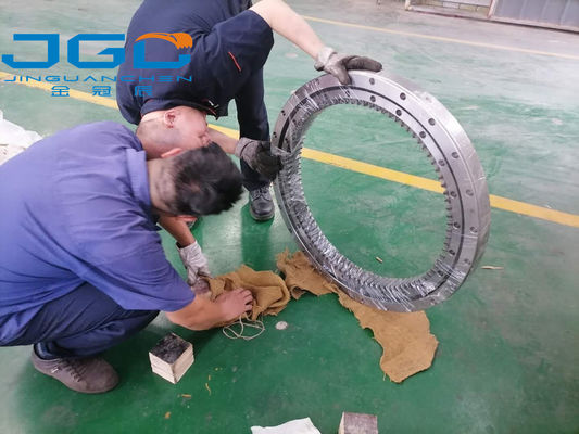 20y-25-21100 de Rollager van graafwerktuigslewing bearing cross voor pc200-6 pc210-6 pc220-6